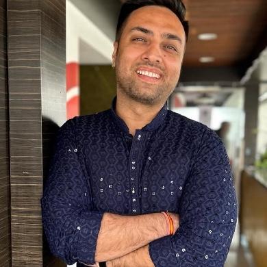 Suzad Khan