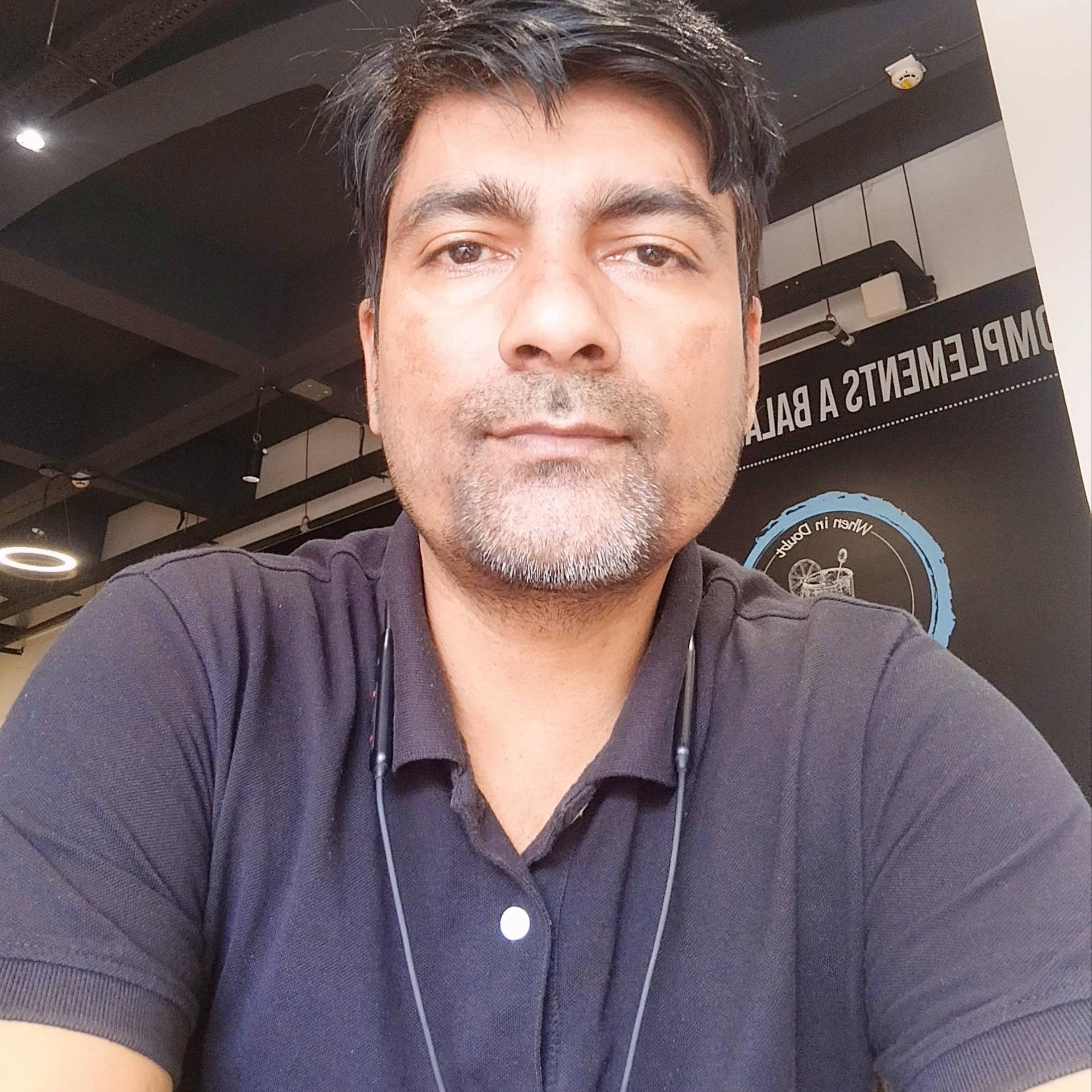 SHISHIR DIXIT