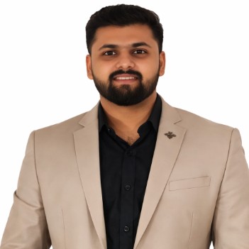 NOOR QURESHI